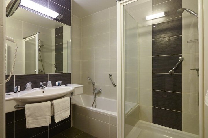 Room 21 of 31