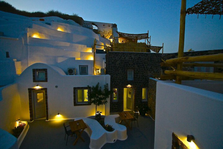 Hotel Exterior 70 of 77