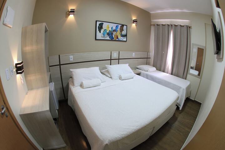 Room 25 of 77