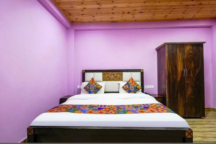 Room 4 of 25
