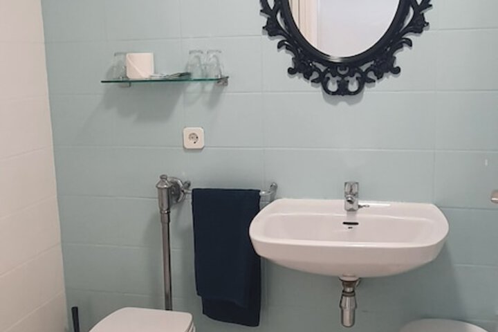 Room 28 of 33