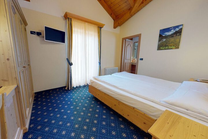 Room 17 of 62