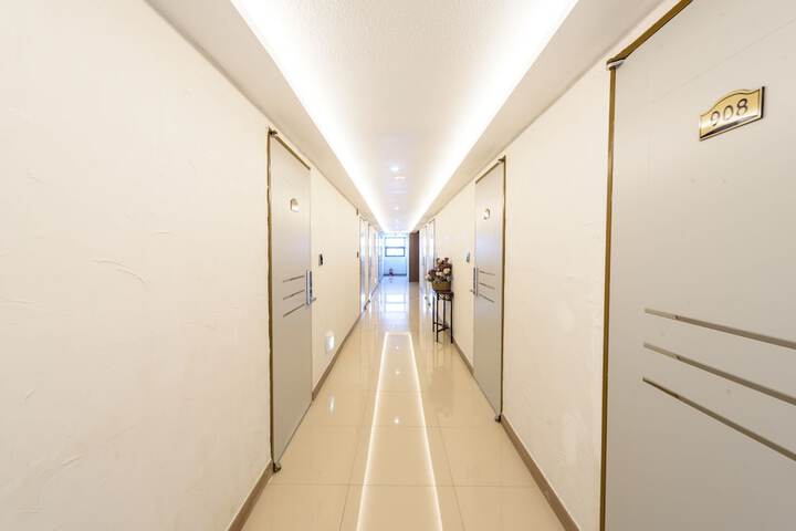 Ballroom/Hall 33 of 43