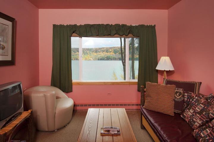 Room 25 of 46