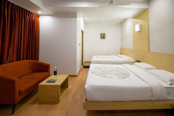 Room 6 of 15