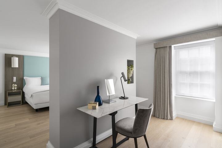 Room 44 of 250