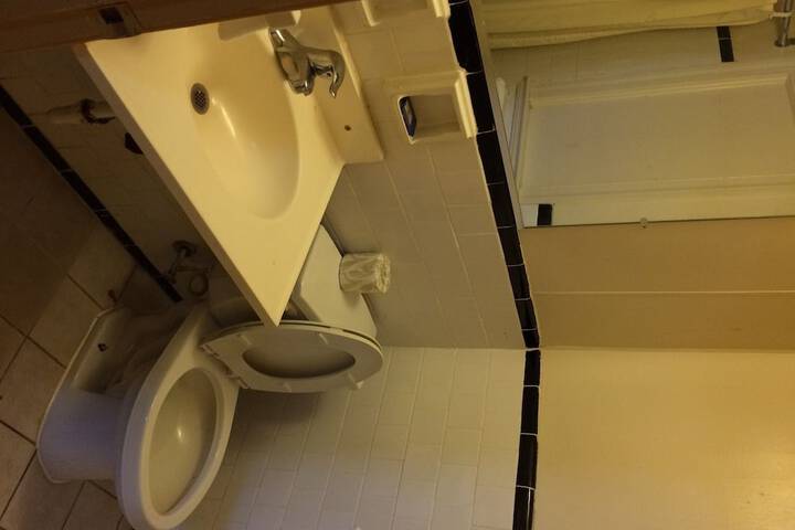 Room 12 of 20