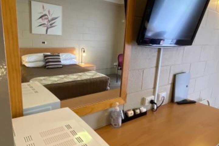 Room 16 of 90