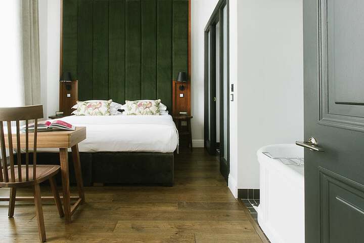 Room 19 of 239