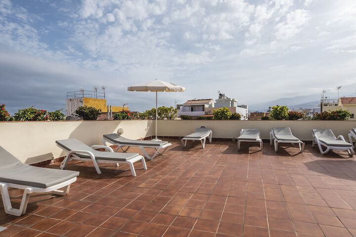 Sundeck 27 of 28