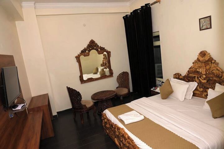 Room 16 of 49