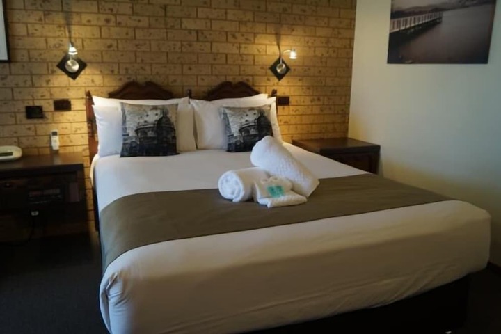 Room 18 of 43