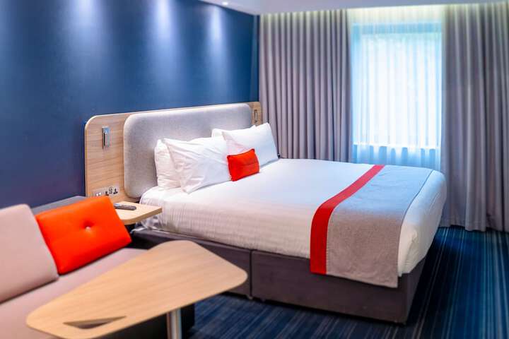 Room 10 of 78