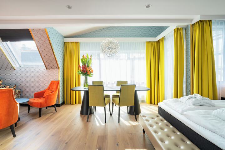 Room 46 of 104