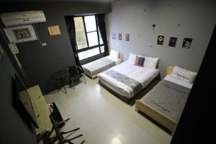 Room 27 of 44