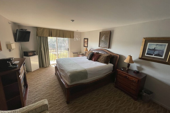 Room 11 of 48