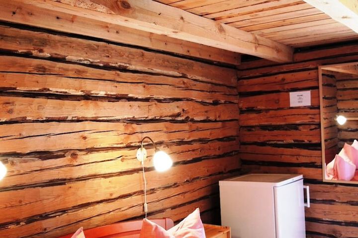 Room 10 of 43