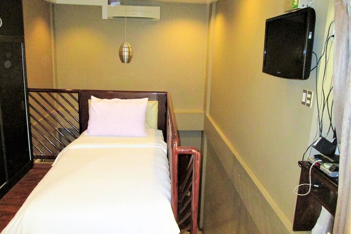 Room 12 of 45