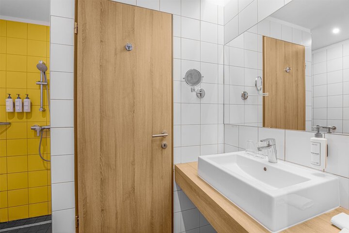 Room 32 of 118