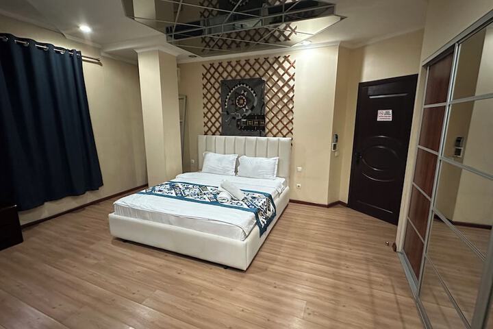 Room 4 of 61