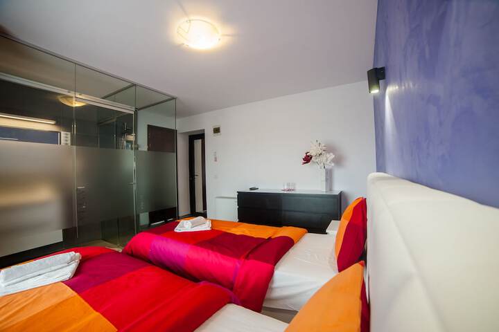 Room 13 of 51