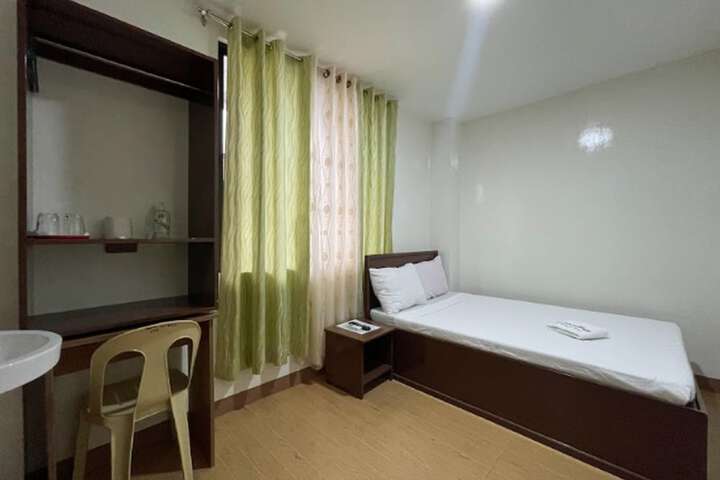 Room 12 of 30