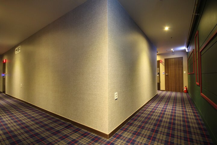 Ballroom/Hall 29 of 32