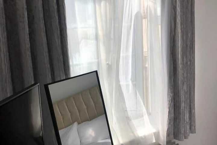Room 6 of 31