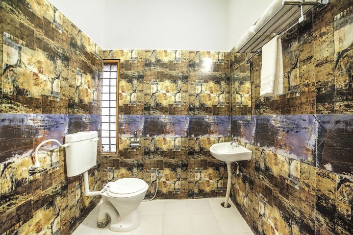 Room 18 of 25
