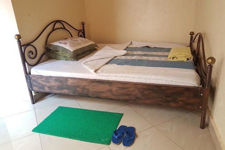 Room 4 of 18