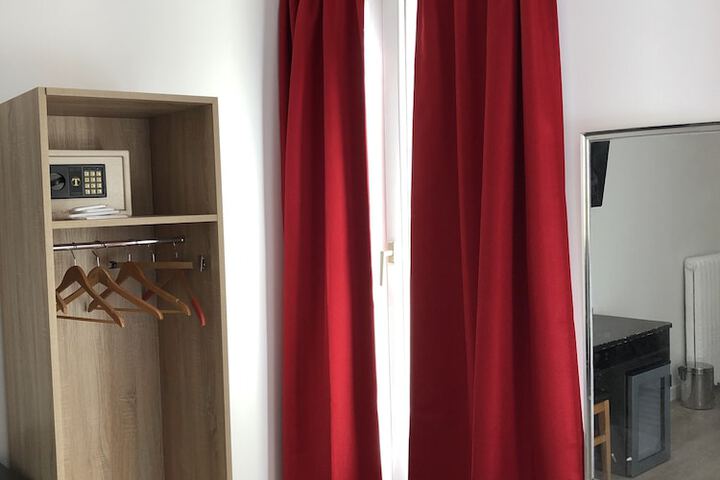 Room 6 of 46