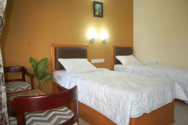 Room 11 of 24