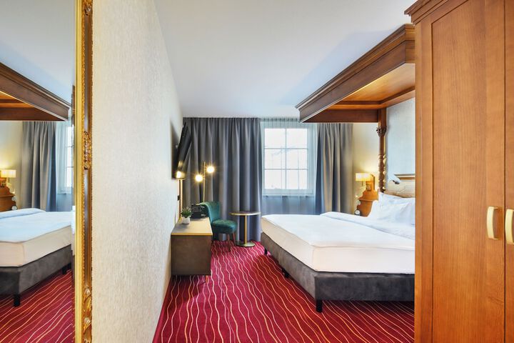 Room 49 of 111