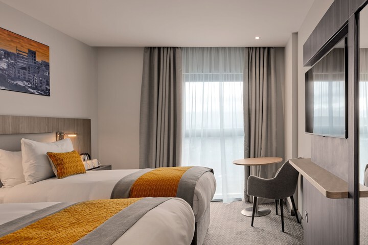 Room 8 of 42