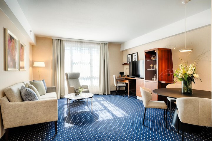 Room 52 of 116