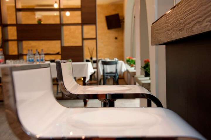 Lounge 57 of 66