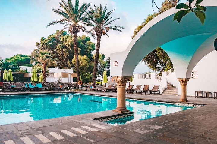 Hotel with Pool