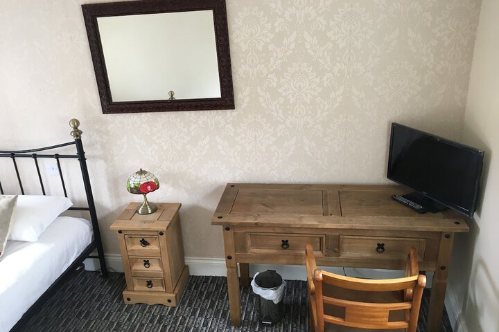 Room 12 of 26