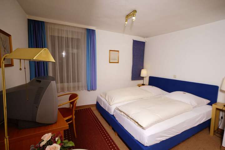Room 7 of 50