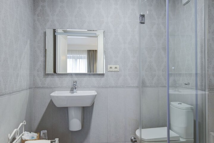 Room 35 of 47
