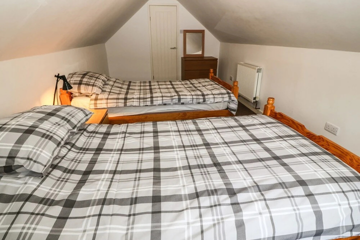 Room 6 of 20