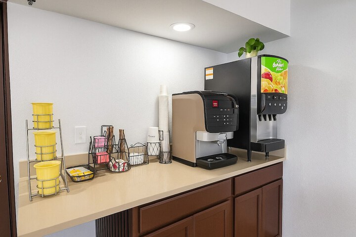 Breakfast/Coffee Service 16 of 23