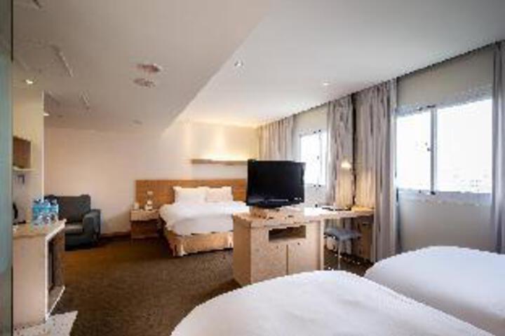 Room 21 of 23