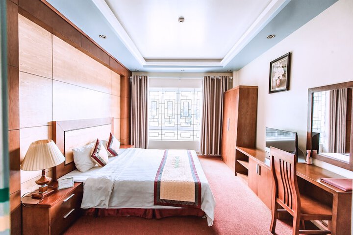 Room 11 of 24