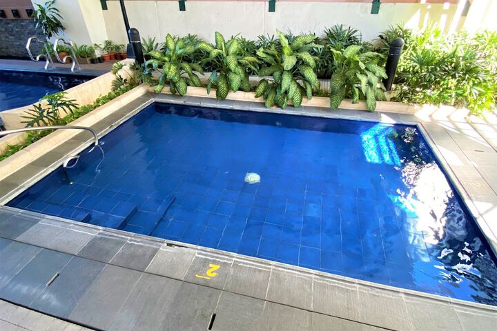 Pool Hotel