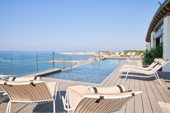 Exterior of Palace Lido Hotel & Suites