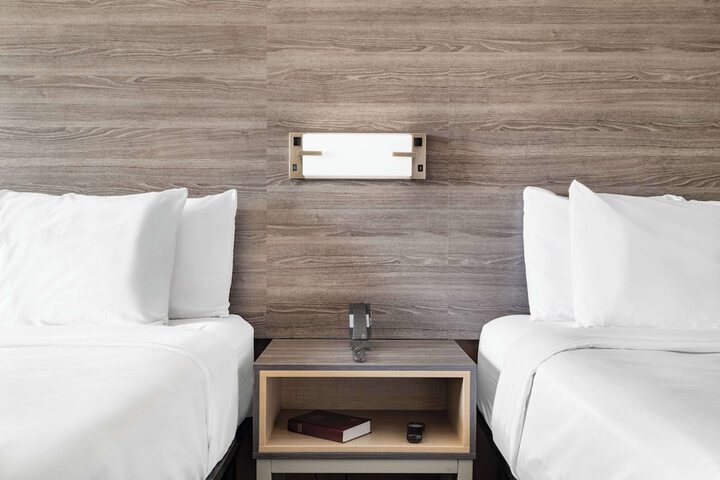 2 Double Beds (6 of 6)