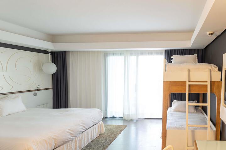 Room 22 of 222
