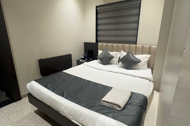 Room 15 of 65