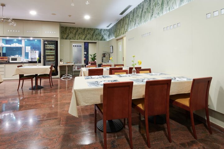 Dining 142 of 186